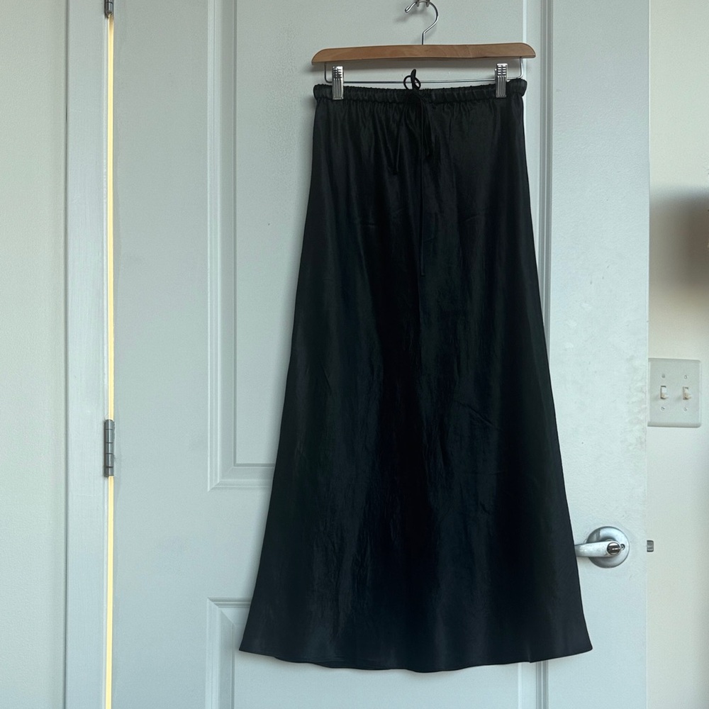 Babaton (from Aritzia) slip satin maxi skirt with drawstring. Sz M, black